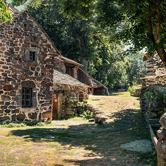 tourisme-auvergne-vacances-volcans--les-estables